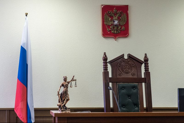 Восьмерка с предводительницей предстанет перед судом за 200 нелегалов, фиктивно зарегистрированных в Ленобласти и Петербурге